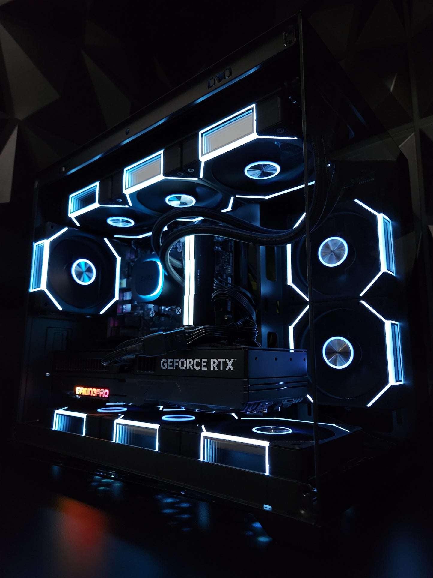 Ryzen 5 9600X, 32GB DDR5 7200MHz, RTX 5070 12GB Gaming PC